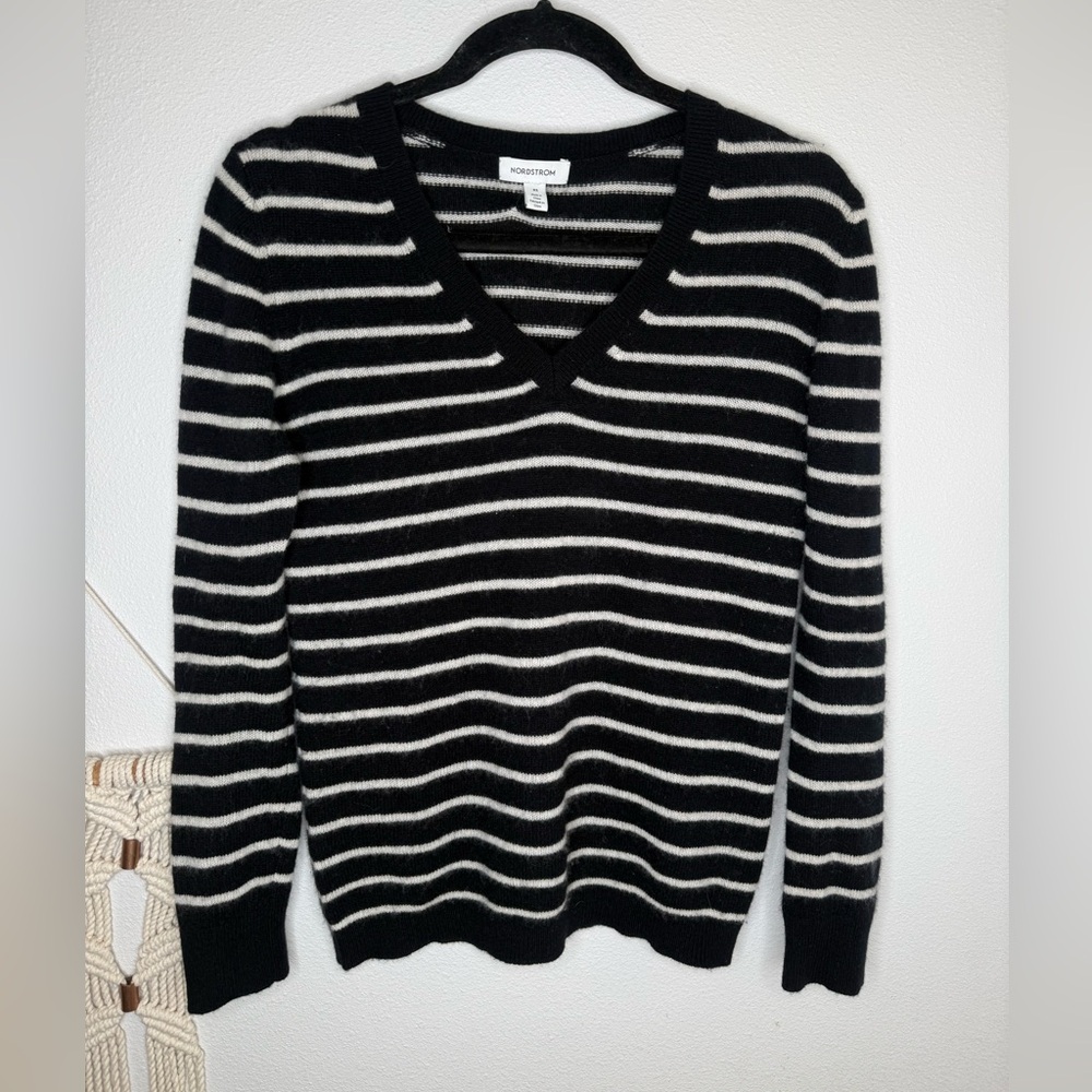 Halogen Nordstrom Cashmere Knit Black and White Striped V-Neck Sweater